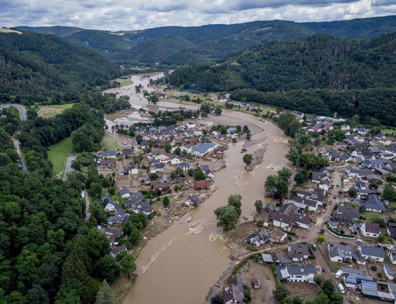 周五，德国西部和比利时部分地区的洪水已造成超过90人死亡，数百人失踪，搜救工作正在进行